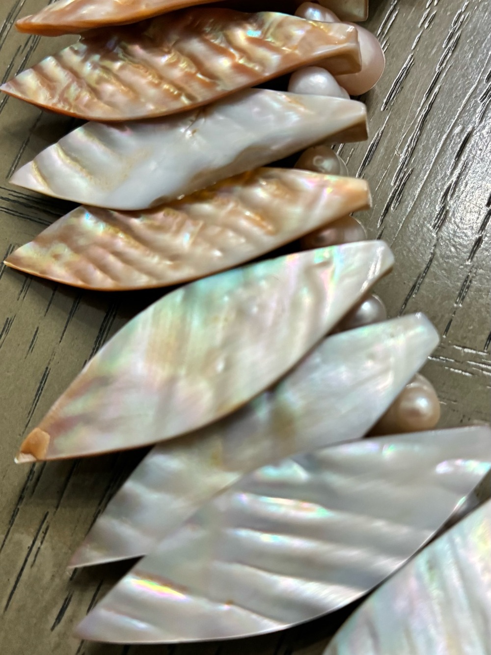 Handmade Peach Pearl and Iridescent Shell Necklace - Women Jewelry - Picture 4 of 7
